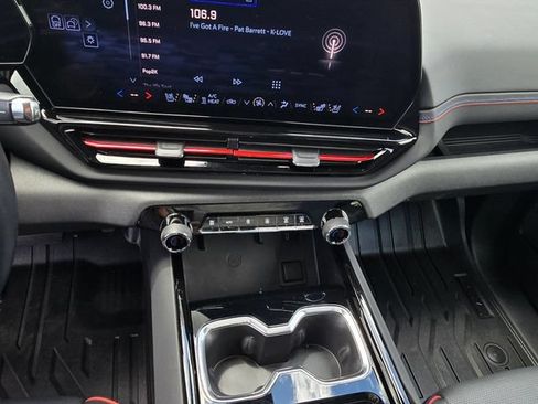 Certified 2025 Chevrolet Silverado EV RST AWD/4WD image 24