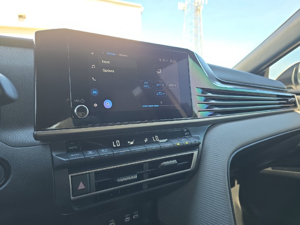 Used 2025 Toyota Camry SE w/ Convenience Package FWD image 17