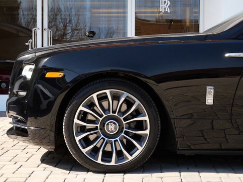 Used 2018 Rolls-Royce Dawn image 12