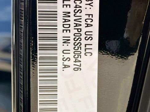 Certified 2025 Jeep Wagoneer 4WD w/ Premium Group I image 23
