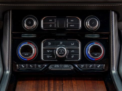 Used 2024 GMC Yukon Denali Ultimate image 26