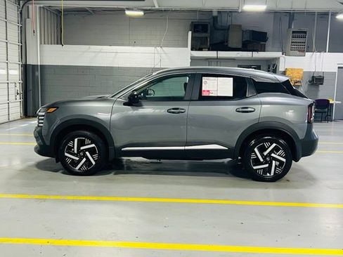 Used 2026 Nissan Kicks SV FWD image 15