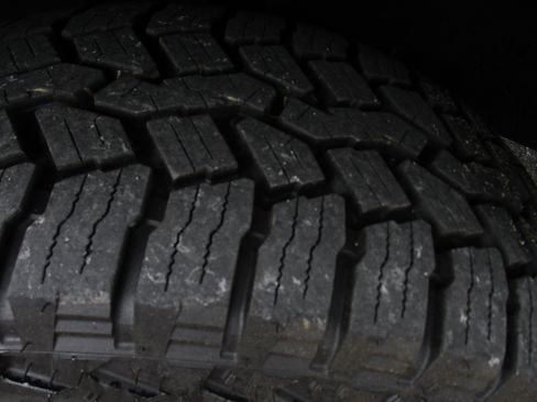 Used 2021 Toyota Tacoma Limited image 10