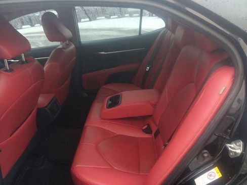 Used 2018 Toyota Camry XSE image 15