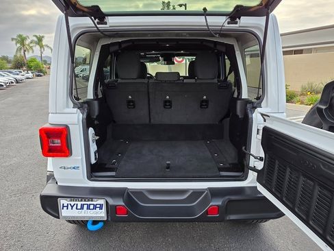 Used 2024 Jeep Wrangler Unlimited Sahara image 14