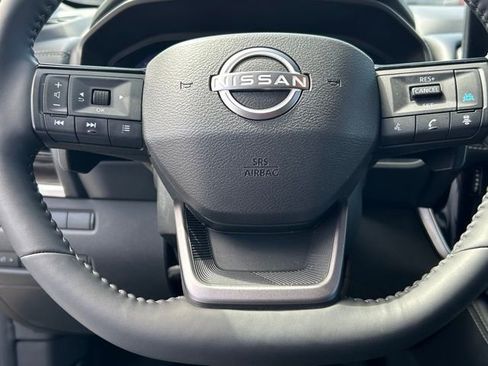 Used 2025 Nissan Rogue Platinum AWD/4WD image 24