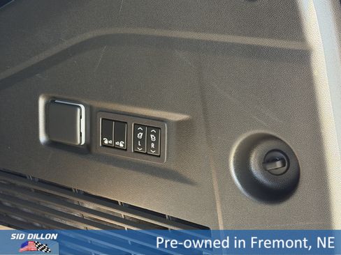 Used 2023 GMC Yukon Denali Ultimate AWD/4WD image 6