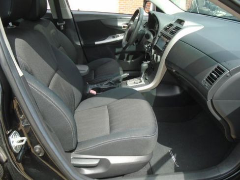Used 2013 Toyota Corolla S w/ Premium Pkg FWD image 16
