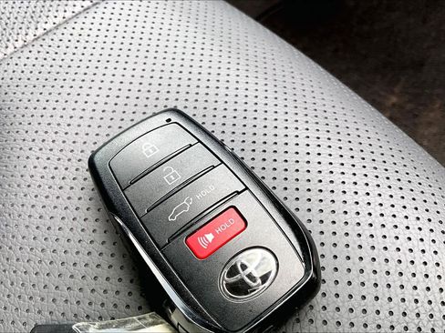 Used 2026 Toyota Grand Highlander FWD image 19