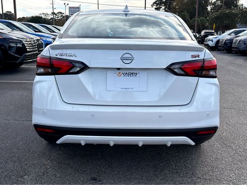 New 2025 Nissan Versa SR w/ Trunk Package image 21