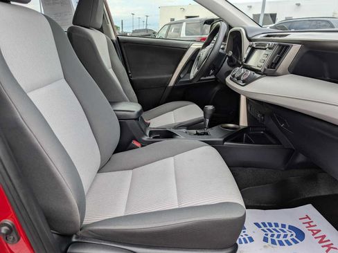 Used 2015 Toyota RAV4 LE AWD/4WD image 38