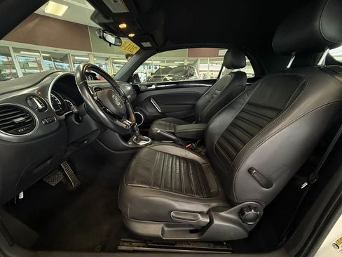 Used 2014 Volkswagen Beetle R-Line FWD image 23