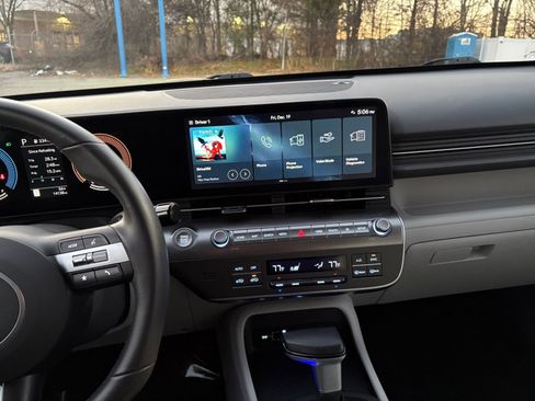 Used 2025 Hyundai Kona SEL image 18