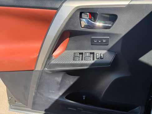 Used 2015 Toyota RAV4 Limited FWD image 13