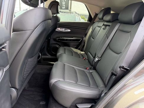 Certified 2025 Genesis GV70 2.5T AWD/4WD image 13
