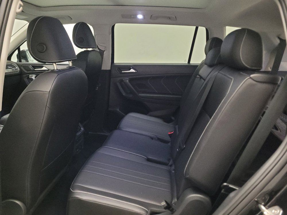 Used 2023 Volkswagen Tiguan SE w/ Panoramic Sunroof Package FWD image 18