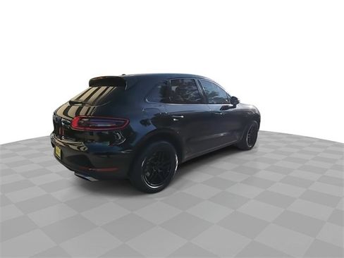 Used 2018 Porsche Macan Base image 8