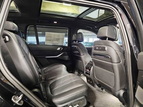 New 2026 BMW X7 M60i image 27