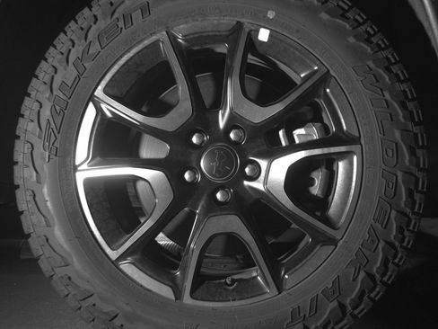 Used 2025 Jeep Compass Trailhawk AWD/4WD image 13