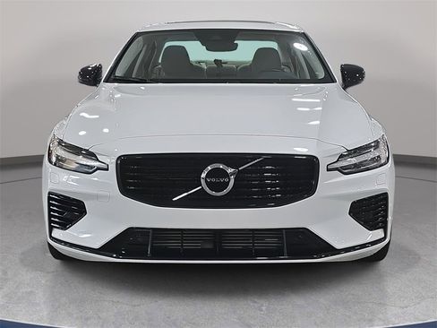 Used 2022 Volvo S60 T8 R-Design Expression w/ Premium Package image 3