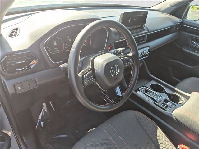 Used 2025 Honda Pilot Sport image 10