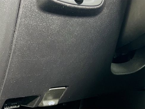 Used 2019 Chevrolet Equinox LT image 10