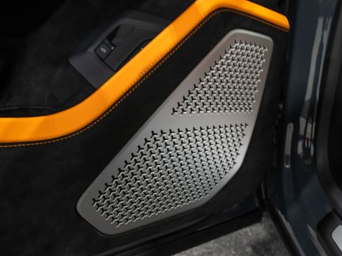 Used 2024 Lamborghini Urus Performante AWD/4WD image 41