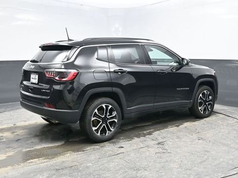 Used 2022 Jeep Compass Limited image 7