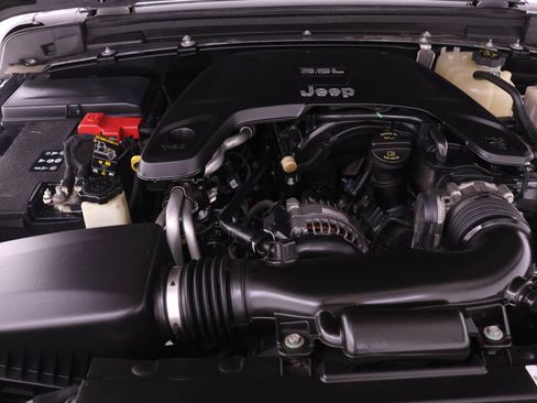 Used 2020 Jeep Gladiator Overland AWD/4WD image 17