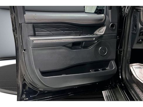 Used 2023 Ford Expedition Max Platinum image 24