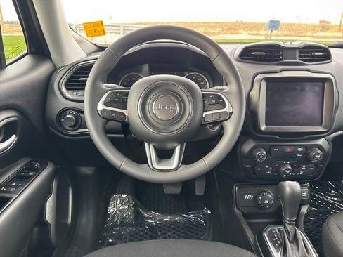 Used 2023 Jeep Renegade Latitude image 13