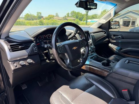 Used 2020 Chevrolet Suburban LT AWD/4WD image 10