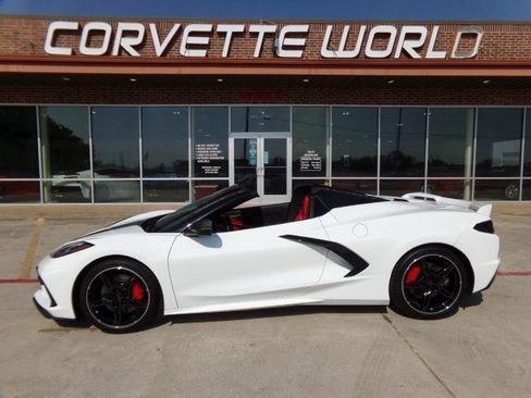 Used 2024 Chevrolet Corvette Stingray Preferred Conv w/ Z51 Performance Package RWD image 10