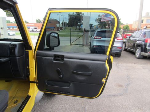 Used 2006 Jeep Wrangler X image 35