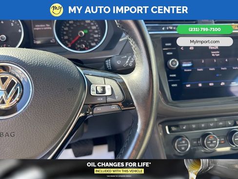 Used 2019 Volkswagen Tiguan SE w/ Panoramic Sunroof Package image 17