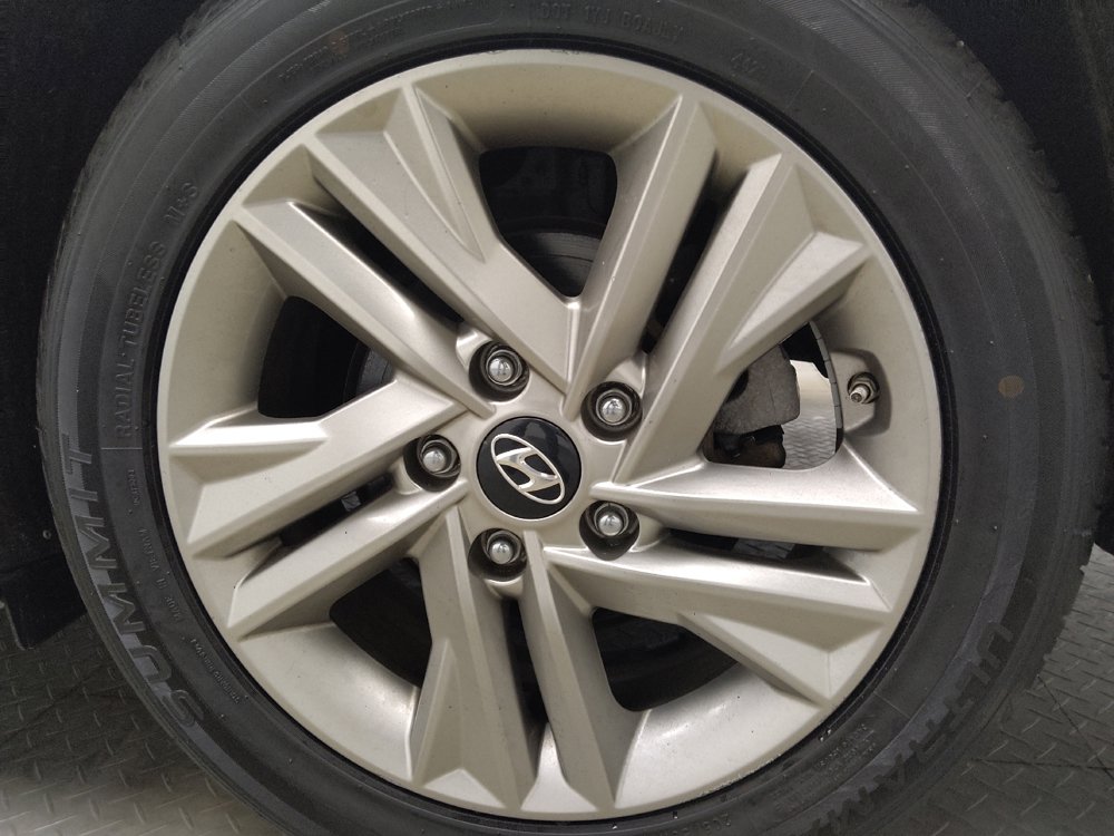 Used 2019 Hyundai Elantra SEL FWD image 31