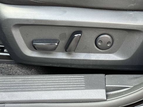 Certified 2025 Nissan Rogue SV AWD/4WD image 21