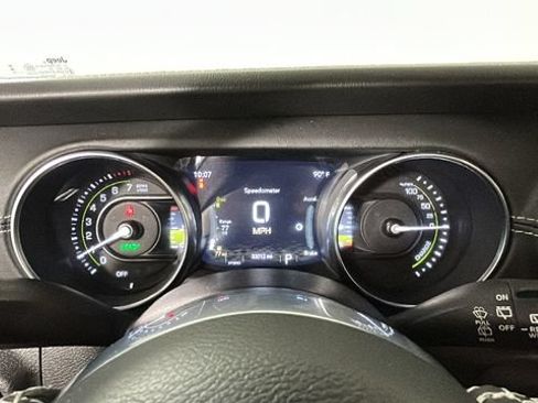 Used 2023 Jeep Wrangler Unlimited Sahara w/ Cold Weather Group AWD/4WD image 16