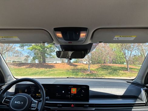 Used 2024 Kia Sorento S image 36