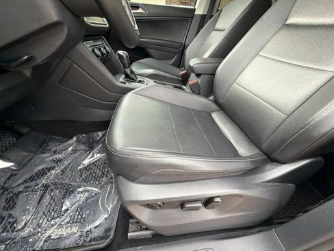 Used 2020 Volkswagen Tiguan SE AWD/4WD image 18