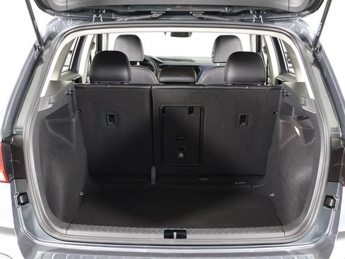Used 2023 Volkswagen Taos SE FWD image 18