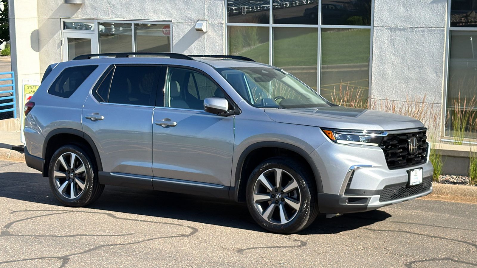 Certified 2023 Honda Pilot Touring image 1
