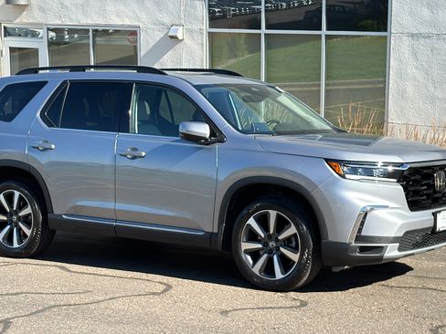 Certified 2023 Honda Pilot Touring image 1