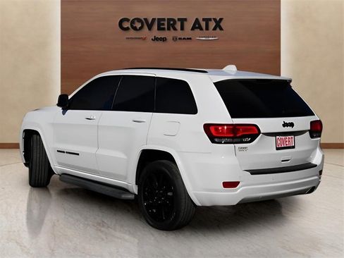 Used 2019 Jeep Grand Cherokee Altitude image 3