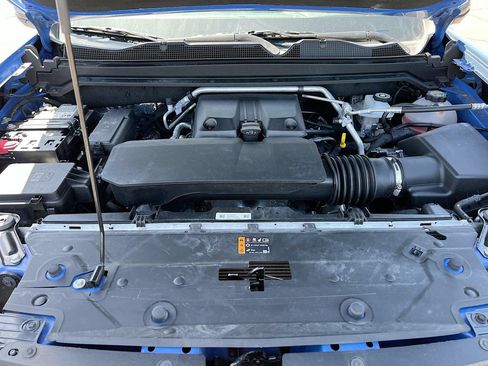 Used 2025 Chevrolet Colorado Trail Boss AWD/4WD image 29
