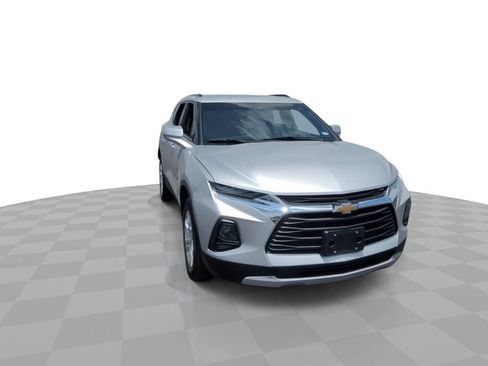 Used 2021 Chevrolet Blazer LT FWD image 2