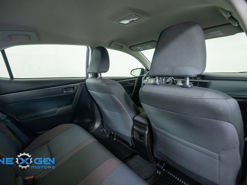 Used 2018 Toyota Corolla LE FWD image 33