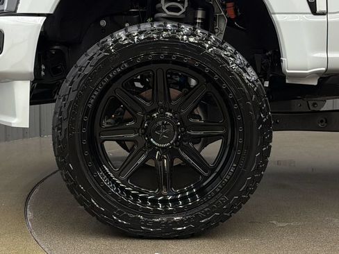 Used 2026 Ford F250 Platinum w/ FX4 Off-Road Package AWD/4WD image 10