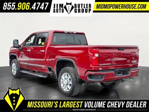Used 2024 Chevrolet Silverado 2500 High Country w/ High Country Premium Package image 3