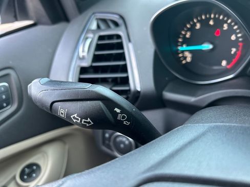 Used 2019 Ford Escape Titanium image 36